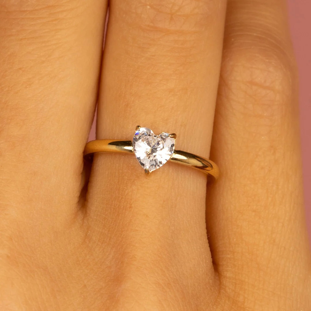 Hartjes ring van Zirkonia