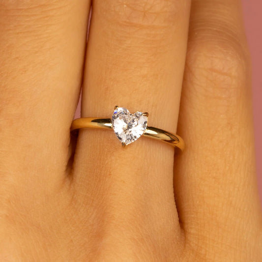 Hartjes ring van Zirkonia