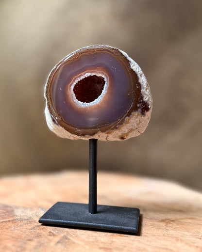 Agaat geode op standaard