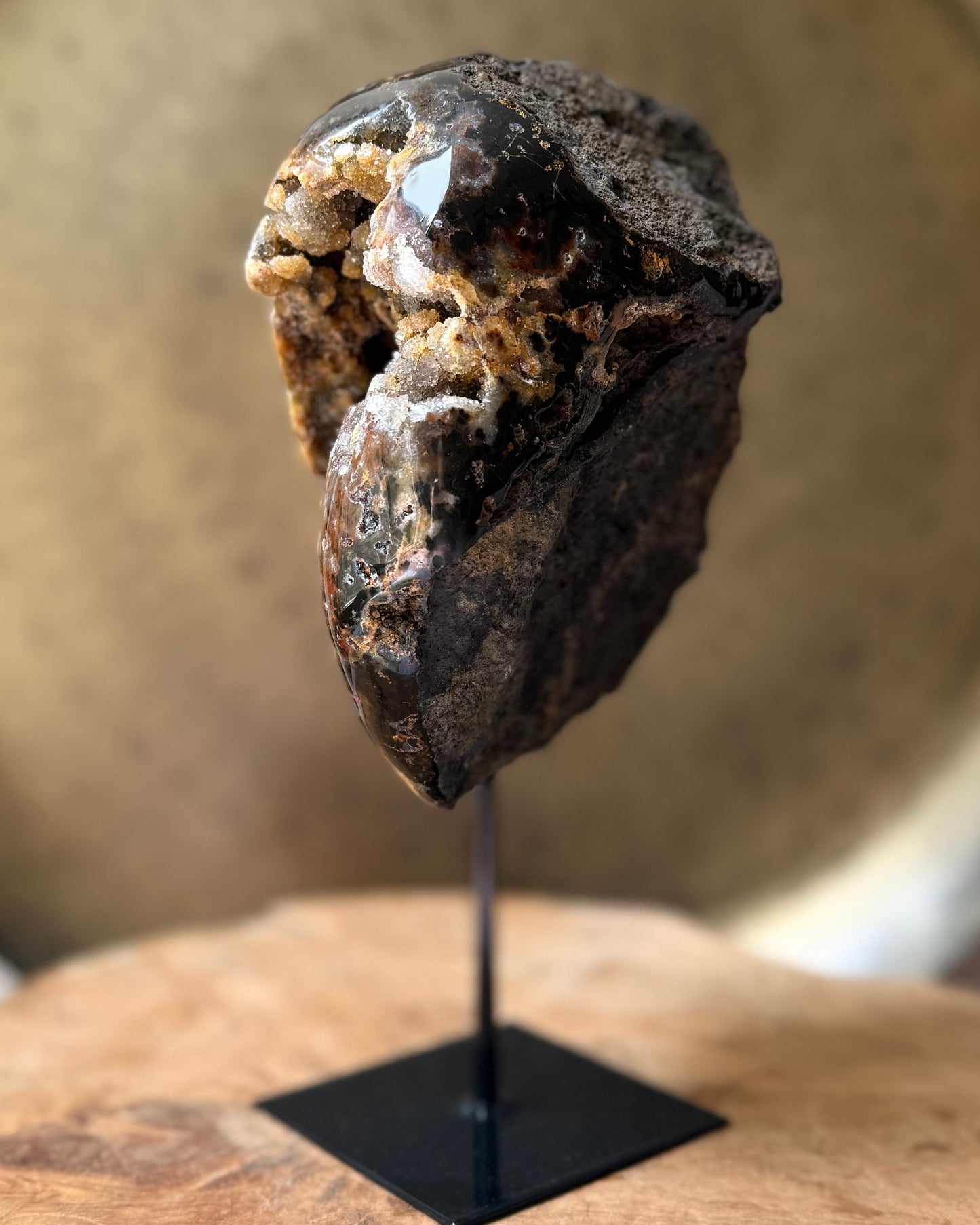 Grote Agaat geode op standaard