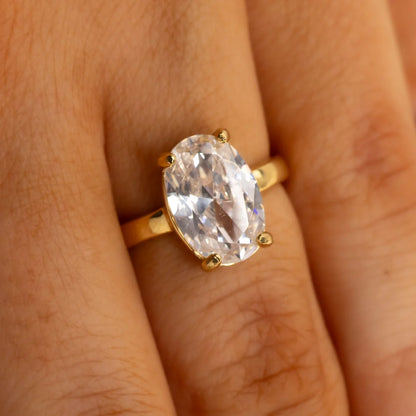 Ring met ovale Zirkonia