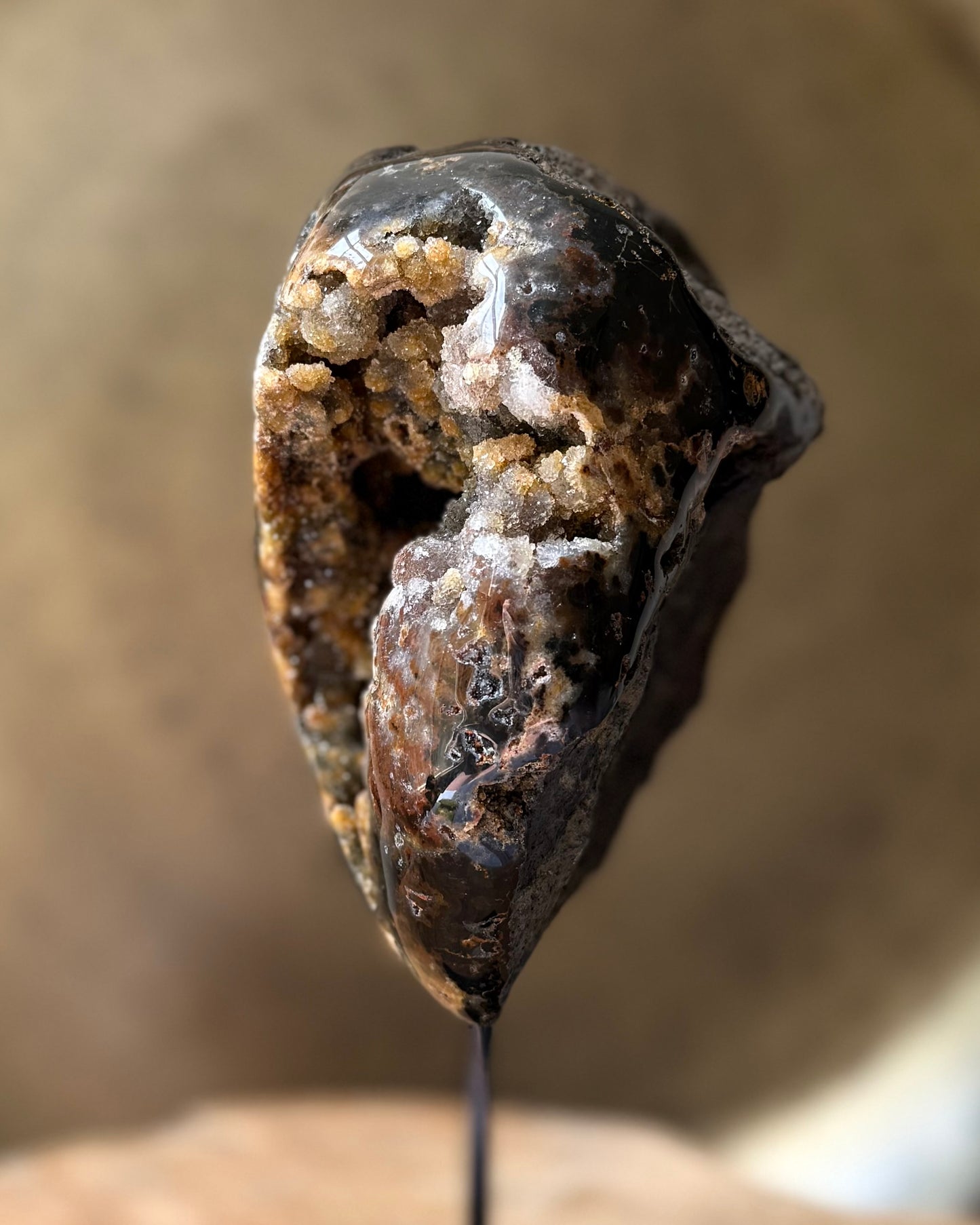 Grote Agaat geode op standaard