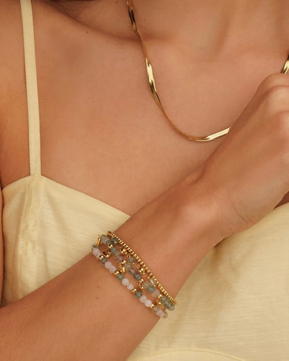 Elastische armband met ronde bedels en Groene Fluoriet