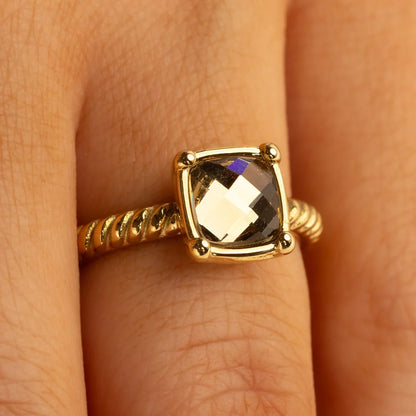 Geribbelde ring met vierkante glassteen Smokey Topaz