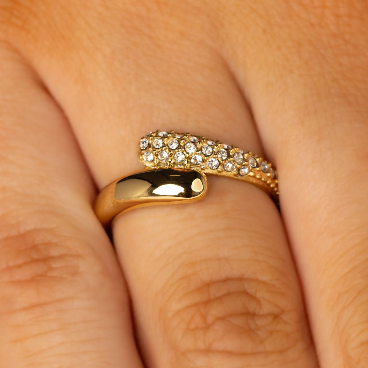 Ring met Zirkonia steentjes