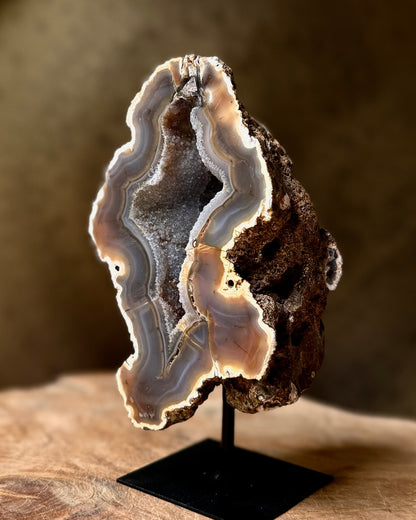 Agaat geode op standaard