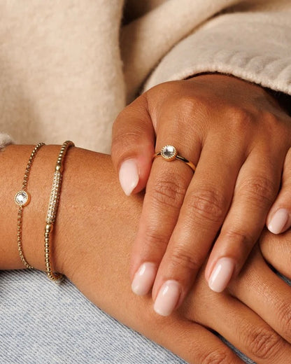 Ronde Glassteen kristal gouden ring met getwist randje