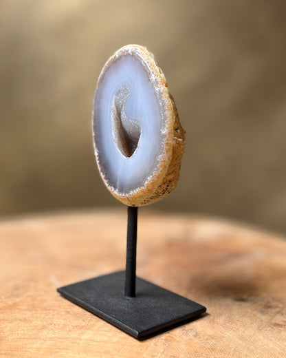 Agaat geode op standaard